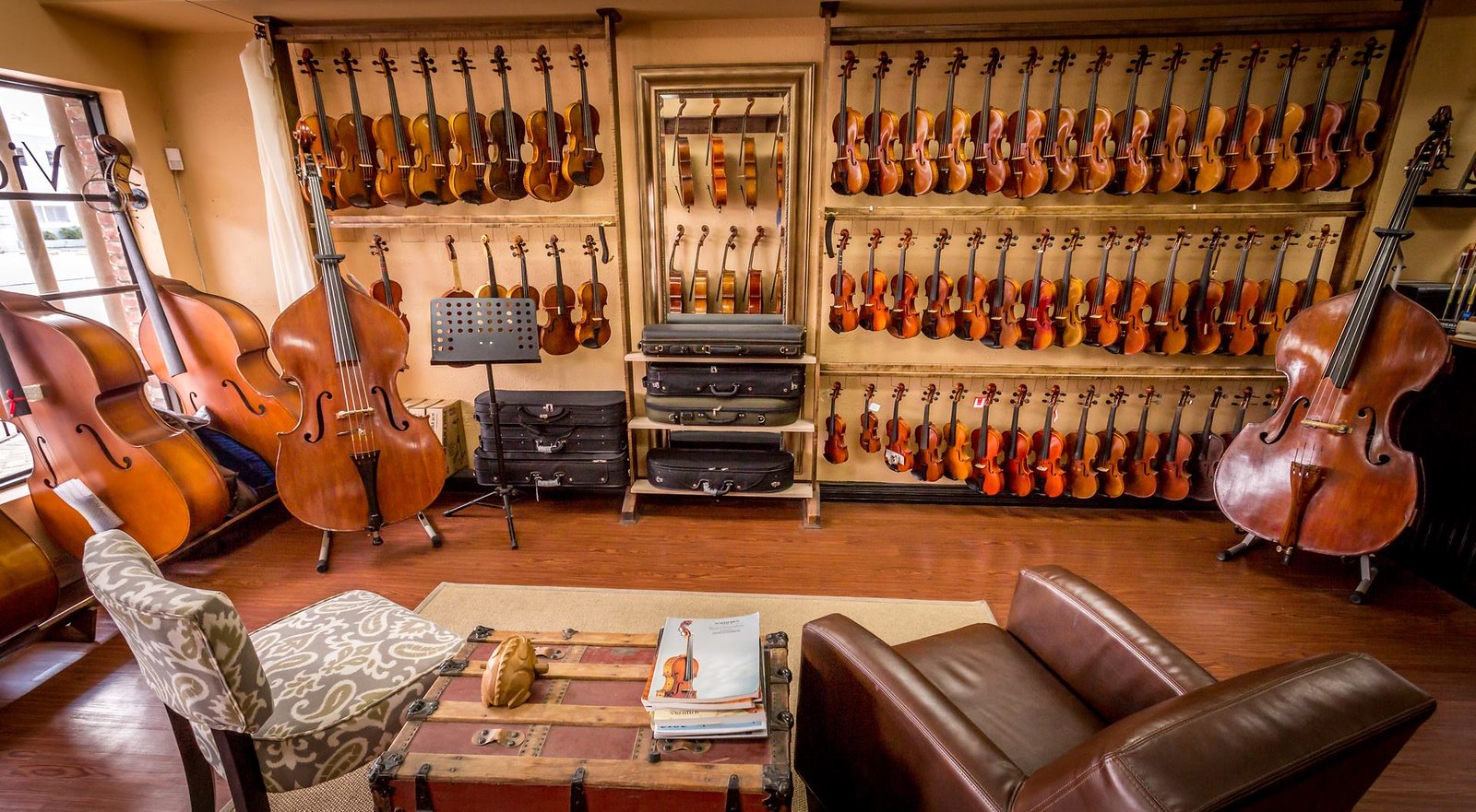 Мебель для магазина музыкальных инструментов